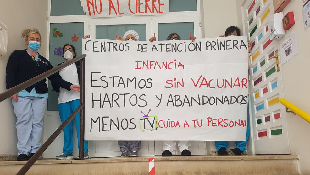 Trabajadores del CAPI de Castro Urdiales han denunciado que siguen sin recibir la vacuna