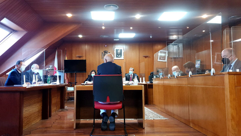 El exalcalde de Noja, Jesús Díaz, durante su declaración en el juicio por presunta prevaricación | Foto: edc