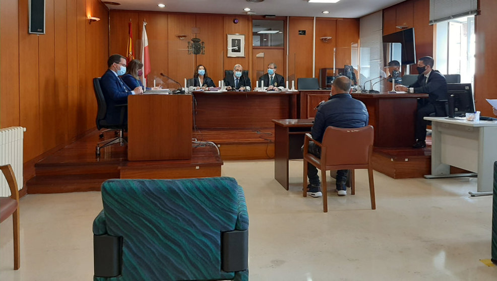El condenado por intentar matar a tiros a otro en Renedo, en el juicio contra él en la Audiencia de Cantabria