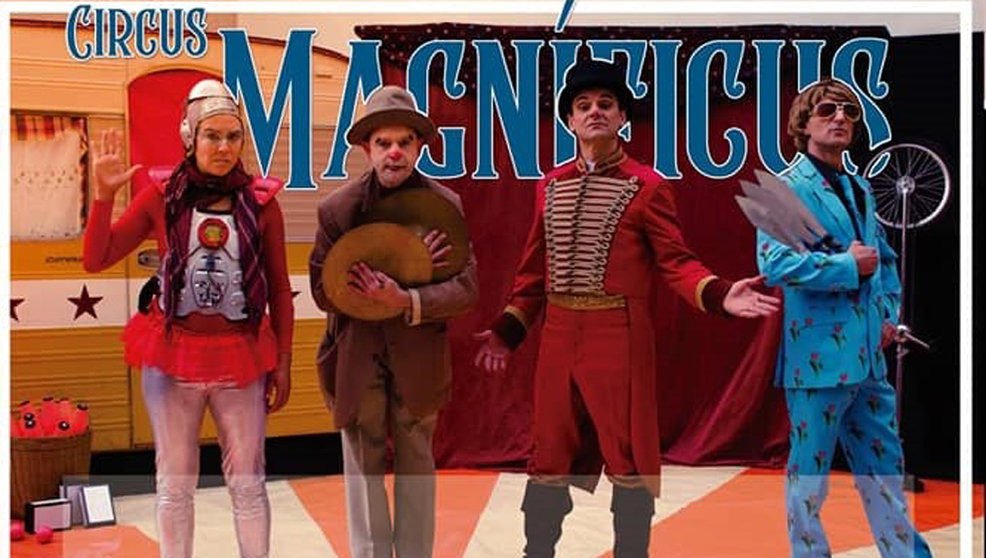 'Circus Magníficus' es un espectáculo que combina malabares, magia, equilibrios, funambulismo y altas dosis de humos