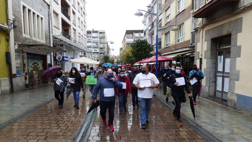 Manifestación de hosteleros de Santoña