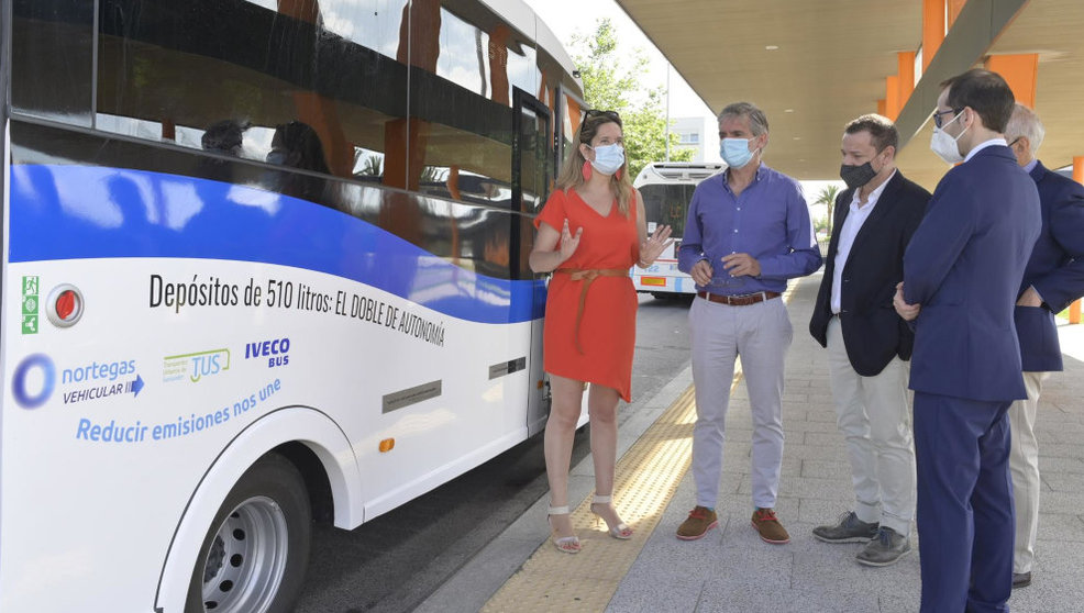 Santander prueba un autobús propulsado por gas natural comprimido