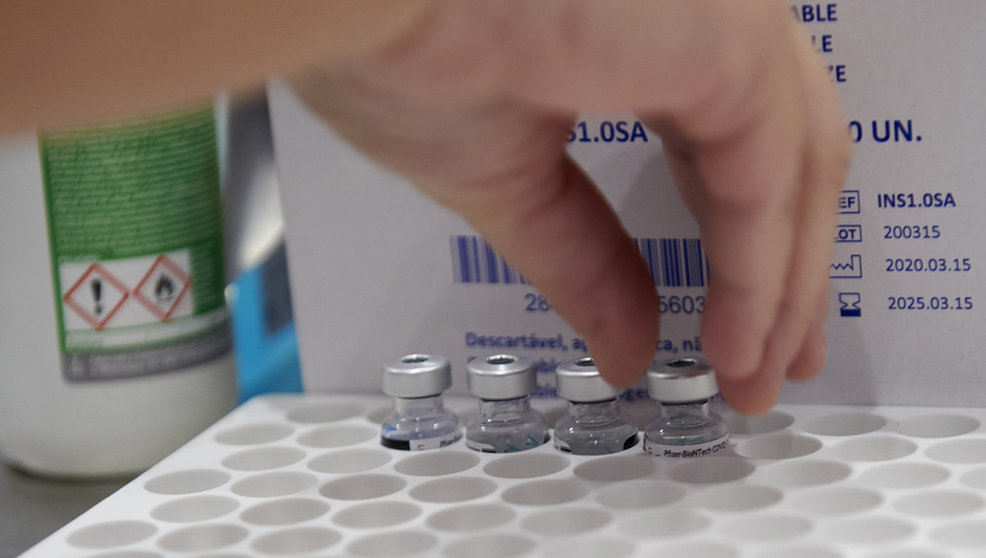 Varios frascos con la segunda dosis de la vacuna de Pfizer-BioNTech contra la Covid-19