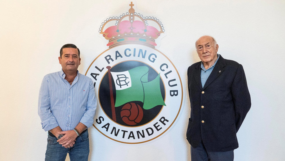 La Fundación Real Racing Club concete su insignia de oro al doctor José Luis Coloma