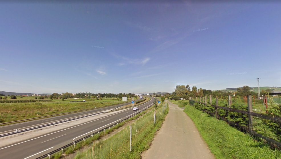 Un punto de la autovía A-67 a su paso de por Santiago de Cartes y Tanos | Foto: Google Maps