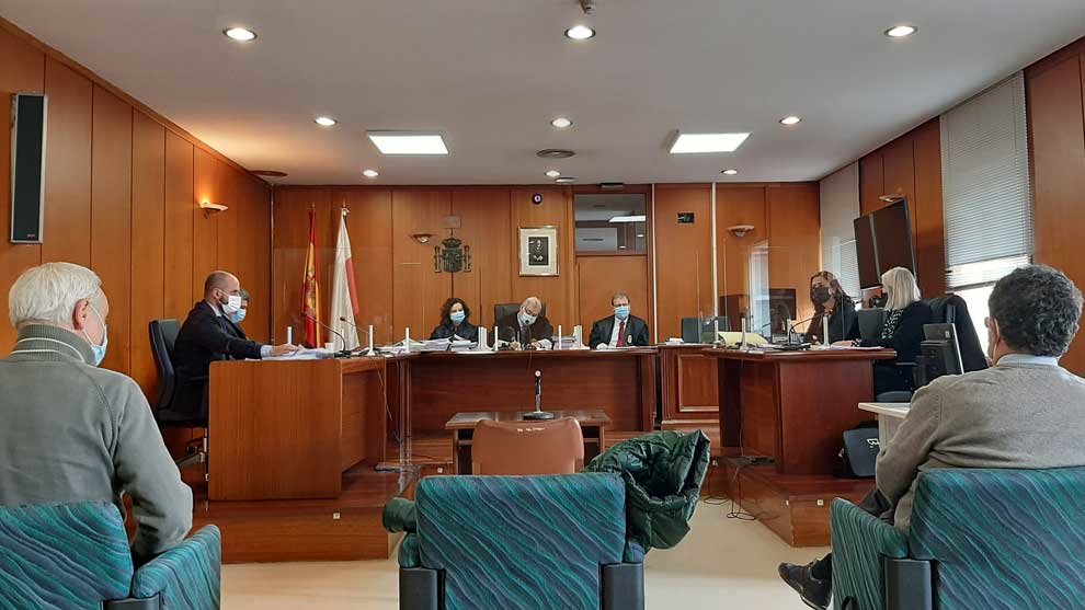 Ex altos cargos del SCS acusados de prevaricación en el juicio contra ellos en la Audiencia Provincial de Cantabria