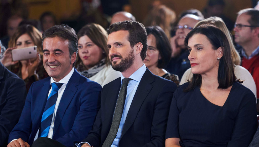 El diputado en el Congreso, Diego Movellán; el presidente del PP, Pablo Casado, y la alcaldesa de Santander, Gema Igual