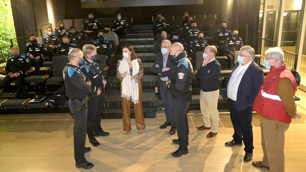 Veinticinco policías locales de Santander se forman para la prevención de suicidios