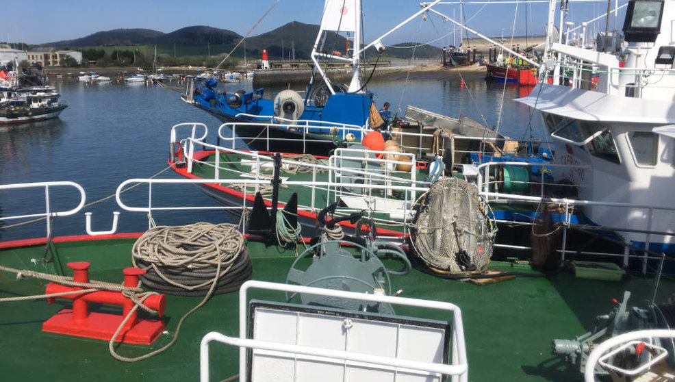 Barcos amarrados en el puerto de Santoña | Foto: edc