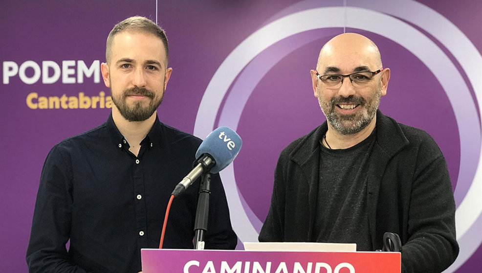 El coordinador de Podemos Cantabria, Luis del Piñal, y el secretario de Medio Ambiente y Mundo Rural, Pablo Gómez