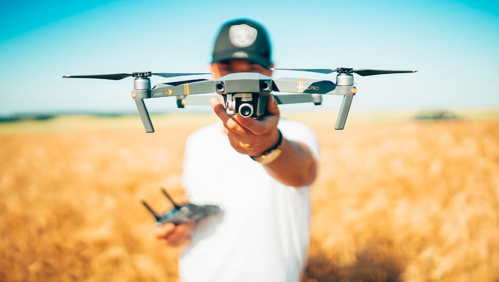 Los drones modernos son capaces de recorrer grandes distancias, captar imágenes impactantes y grabar en alta definición