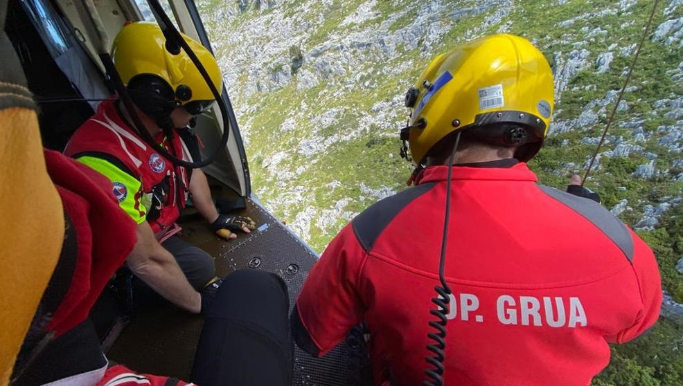 Rescate en una zona de pedrera en Liendo | Foto: 112 Cantabria