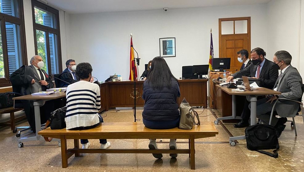 Juicio contra la monitora del centro y la encargada de los niños alérgicos en el comedor del colegio La Salle, en Palma