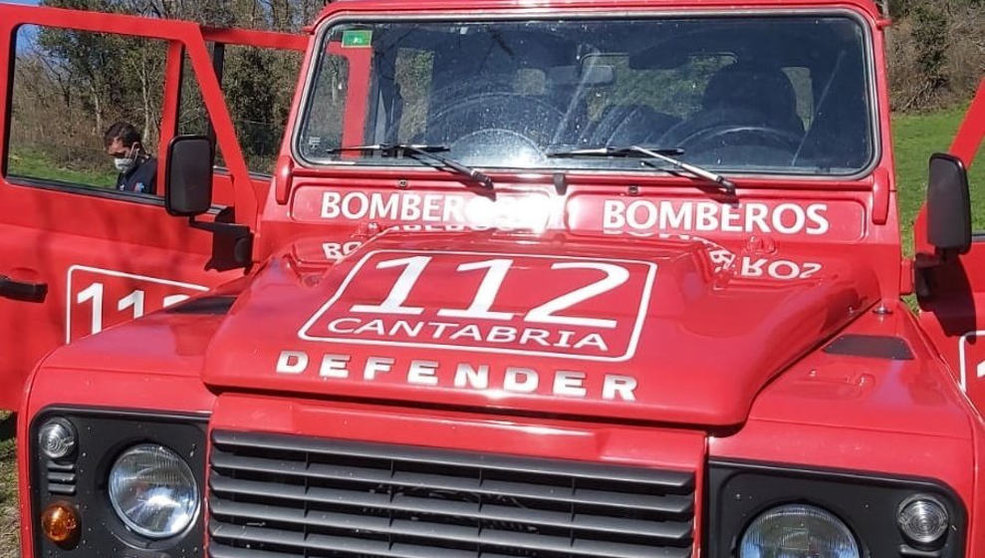 Vehículo 4x4 de los Bomberos del 112 Cantabria en el que fue evacuada la senderista