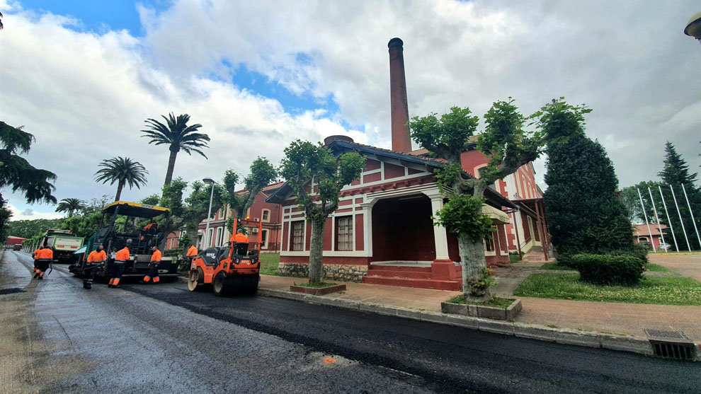 Trabajos del plan de asfaltado en La Lechera