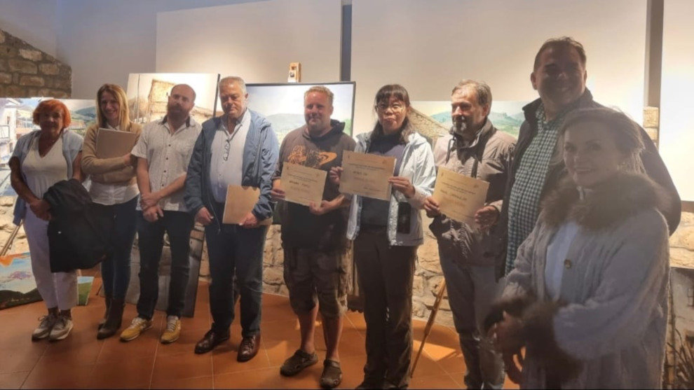 Premiados en el concurso de pintura rápida organizado por el Ayuntamiento de San Miguel de Aguayo