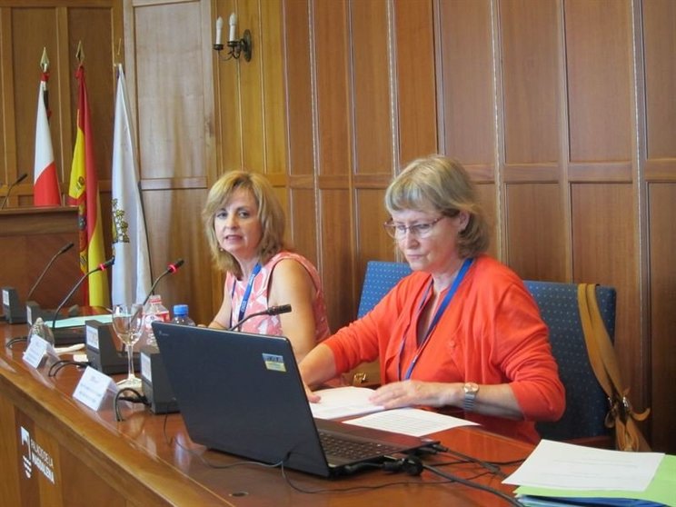 La ponencia se ha producido en el Palacio de La Magdalena