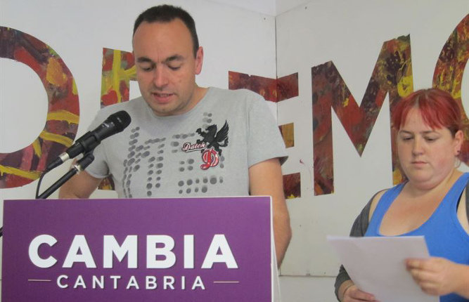 El líder de Podemos en Cantabria, José Ramón Blanco, junto a la diputada Verónica Ordóñez