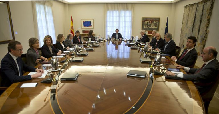 Mariano Rajoy junto a todos sus ministros y ministras