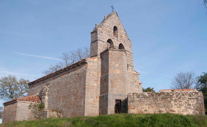 Iglesia románica de San Andrés de Valdelomar, en Valderredible