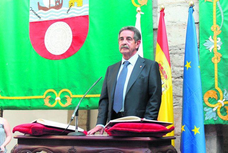 Investidura de Revilla como nuevo Presidente de Cantabria