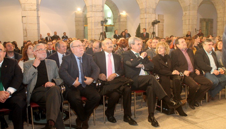 Las principales autoridades de Cantabria han participado en el XXXIV Aniversario del Estatuto de Autonomía
