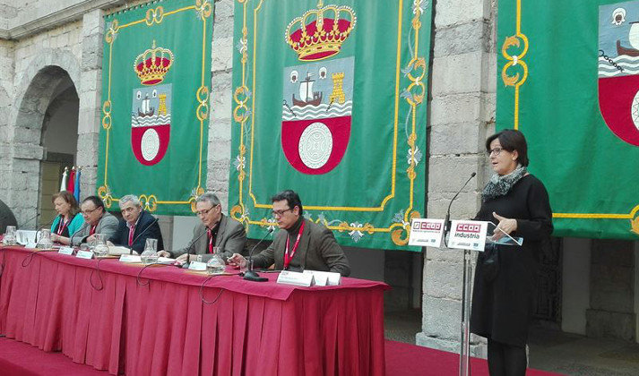 Dolores Gorostiaga, durante su intervención en las jornadas sobre el TTIP en el Parlamento de Cantabria