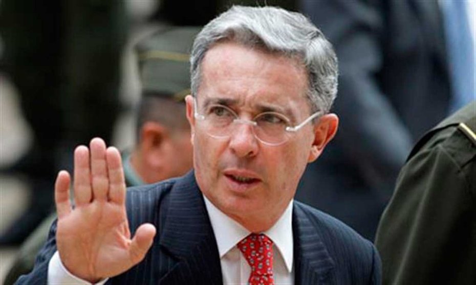El acto de entrega de la Medalla de Honor al expresidente de Colombia Álvaro Uribe había sido fijado para el próximo 5 de julio.