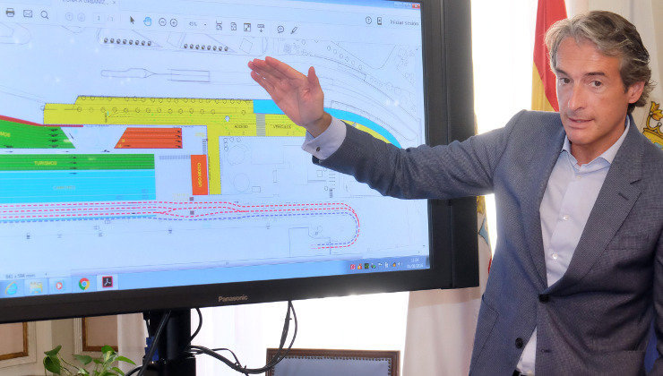 El alcalde de Santander, Íñigo de la Serna, durante la presentación del proyecto de ampliación del paseo marítimo