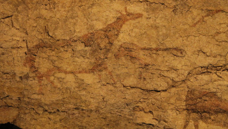 El friso de El Pendo con las pinturas rupestres confirma una intención en la composición del arte