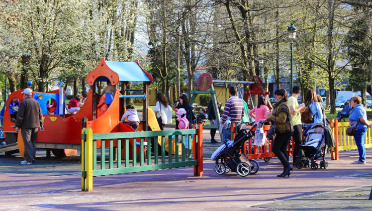El parque infantil Manuel Barquin de Torrelavega | Foto: Lalo Cuevas