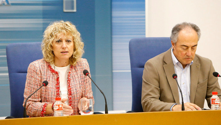 La vicepresidenta de Cantabria, Eva Díaz Tezanos, junto al director general de Ordenación del Territorio, José Manuel Lombera