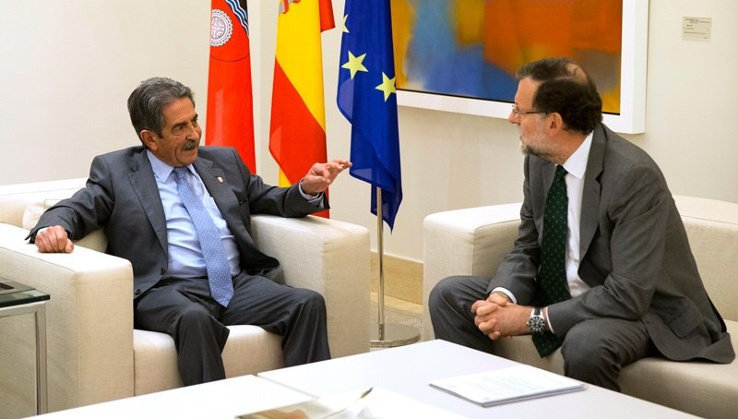 El presidente de Cantabria, Miguel Ángel Revilla, durante su último encuentro con Mariano Rajoy