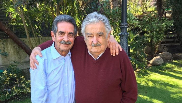 Revilla y Mujica posan antes de partir hacia Cantabria. Foto: Perfil de Revilla en Instagram