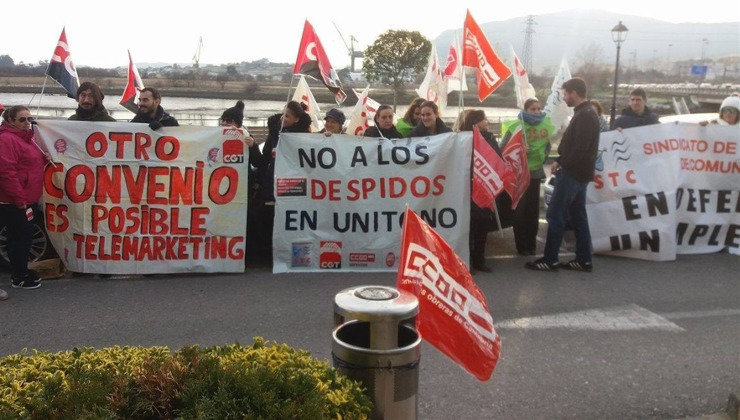 Concentración de los trabajadores de Unitono en Cantabria