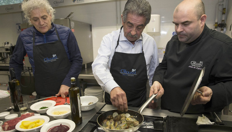 El presidente de Cantabria, Miguel Ángel Revilla, ha preparado varios platos en &#39;Las Carolinas&#39;