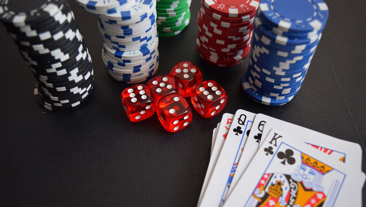 Por Internet se pueden encontrar trucos de estrategias profesionales de póker para conseguir ser más competitivo