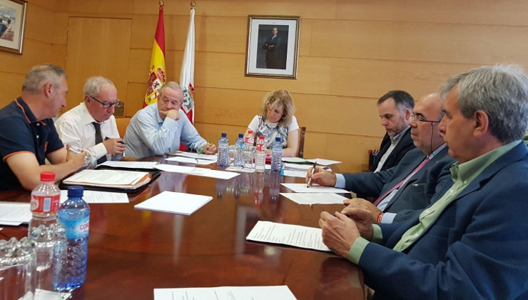 Reunión de representantes de AMA con el Gobierno de Cantabria