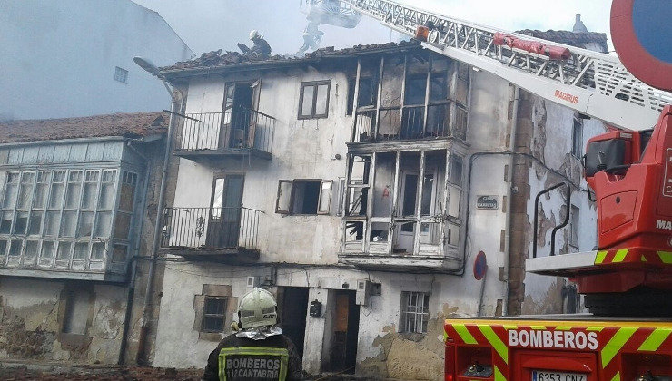 Se incendia una casa deshabitada en Reinosa