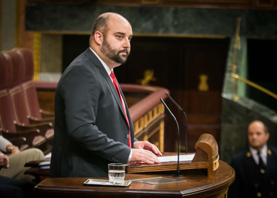 El portavoz del PSOE en el Parlamento de Cantabria, Víctor Casal