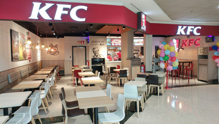 Establecimiento de KFC en el Centro Comercial Peñacastillo