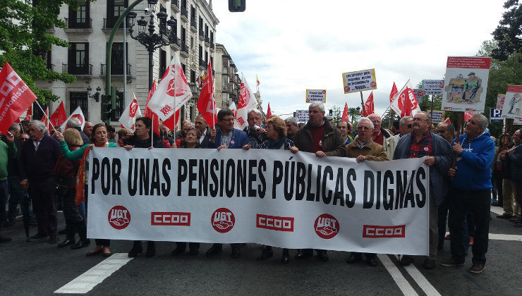 Los pensionistas se han manifestado en las calles de Santander. Foto: UGT