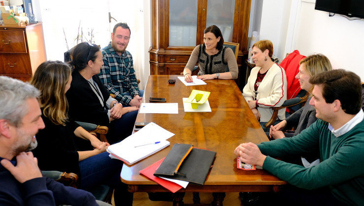 Reunión entre el Ayuntamiento de Santander y Cantabria Acoge