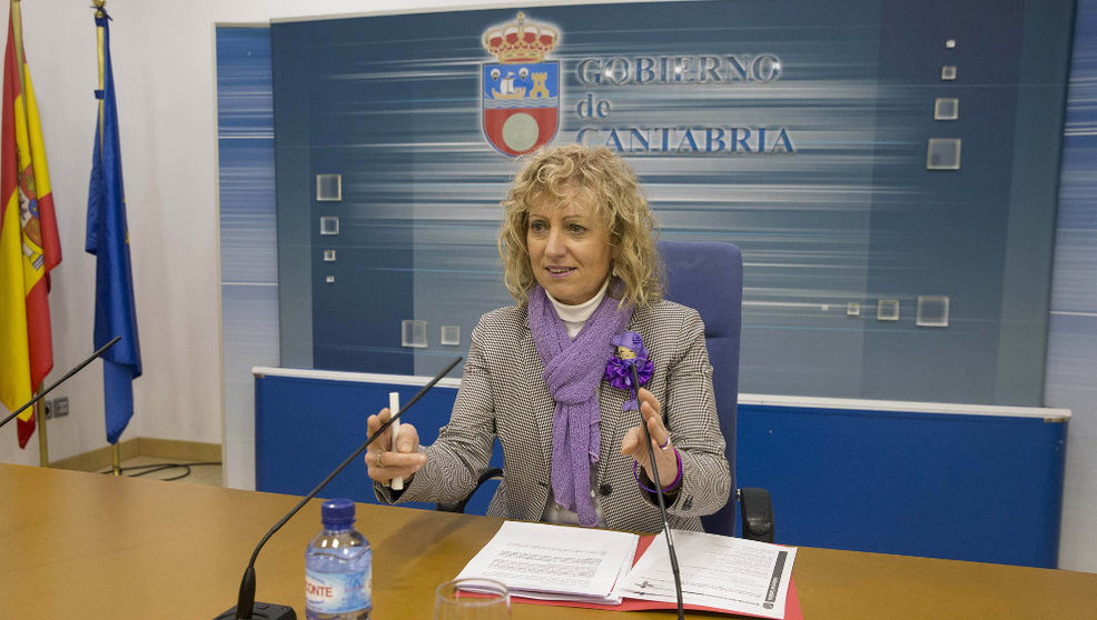 Eva Díaz Tezanos en una rueda de prensa