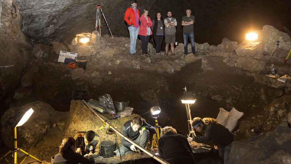 El equipo de Gobierno de Camargo ha supervisado los trabajos en la Cueva El Pendo