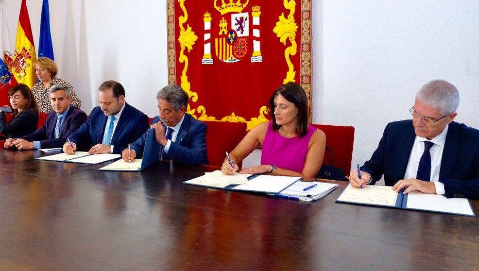 Firma de la segunda fase de la integración ferroviaria de Santander