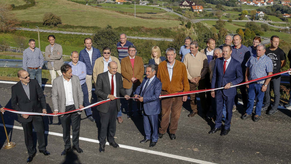 Inauguración de la mejora de la carretera Ajo-Güemes