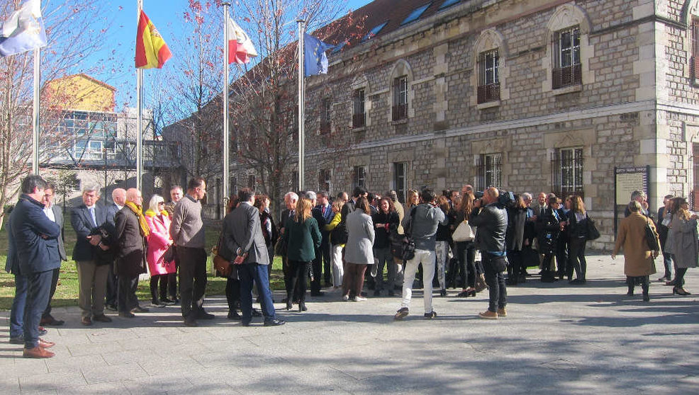 Jueces y fiscales se manifiestan en el Palacio de la Justicia de Cantabria
