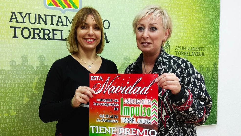 La presidenta de la asociación comercial Impulso Torrelavega, Paula Ramos, y la concejala de Comercio, Jezabel Tazón