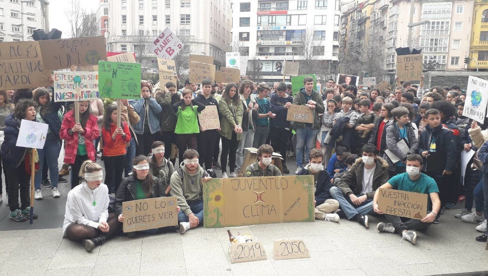 Una de las concentraciones del movimiento estudiantil Fridays for future  en Santander